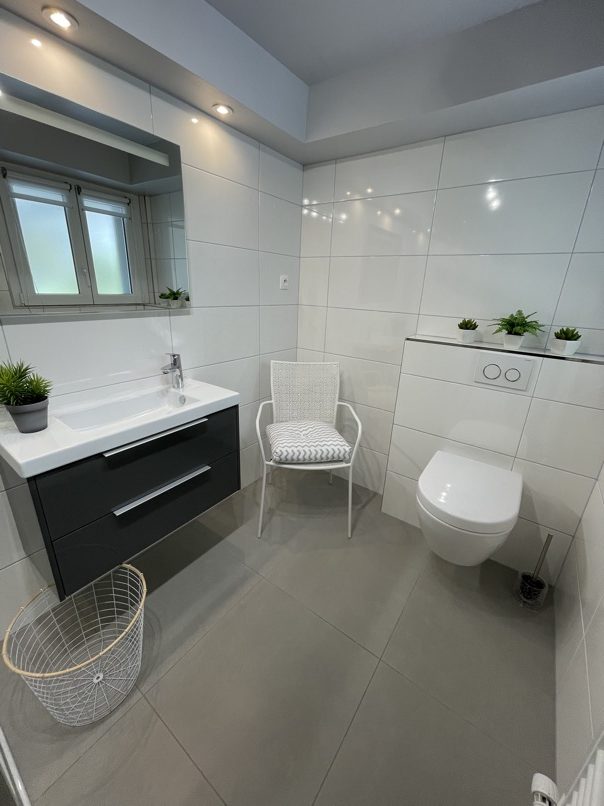 carrelage blanc gris carreaux salle de bain toilettes wc